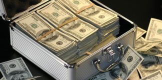 Ile zarabia początkujący programista po kursie?